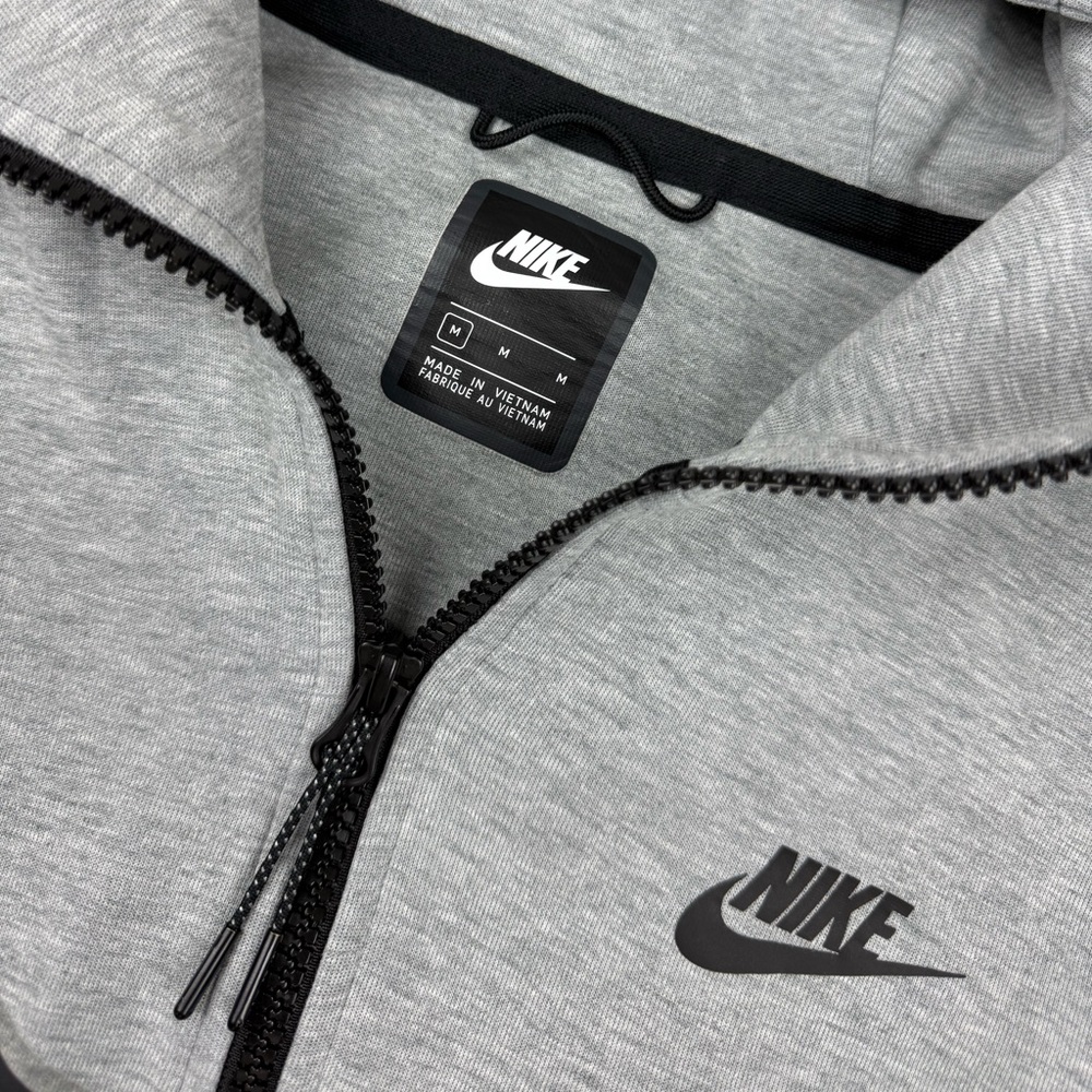 Nike Tech Men’s Sports Zip Up Performance Hoodie in Grey M - Picture 4 of 9